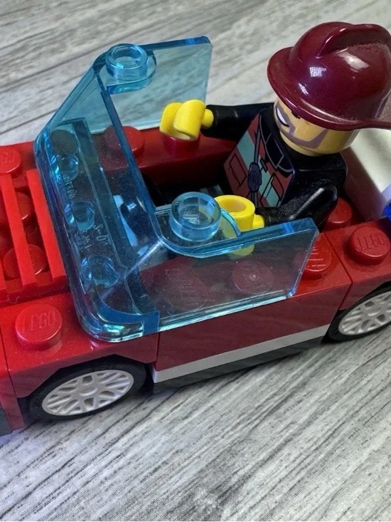 Lego Forest Police Station 4440 High Speed Chase 60138 Fire Car 30221
Minifigure - Picture 13 of 16